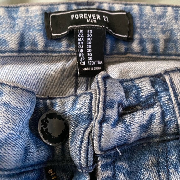 Light Blue Washed Denim - Picture 3 of 5